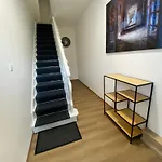 D-012 Bel Et Balcon Climatise Parking Prive Gratuit Sur Demande Apartman Charleroi