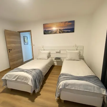 1-d012 Superbe Spacieux Avec Balcon Exterieur Charleroi