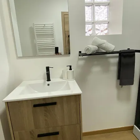 D-012 Bel Et Balcon Climatise Parking Prive Gratuit Sur Demande * Charleroi