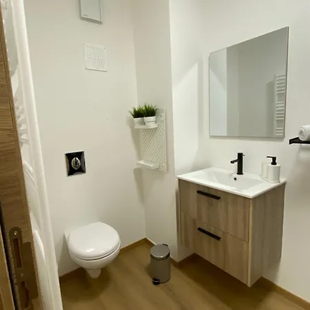 D-012 Bel Et Balcon Climatise Parking Prive Gratuit Sur Demande *