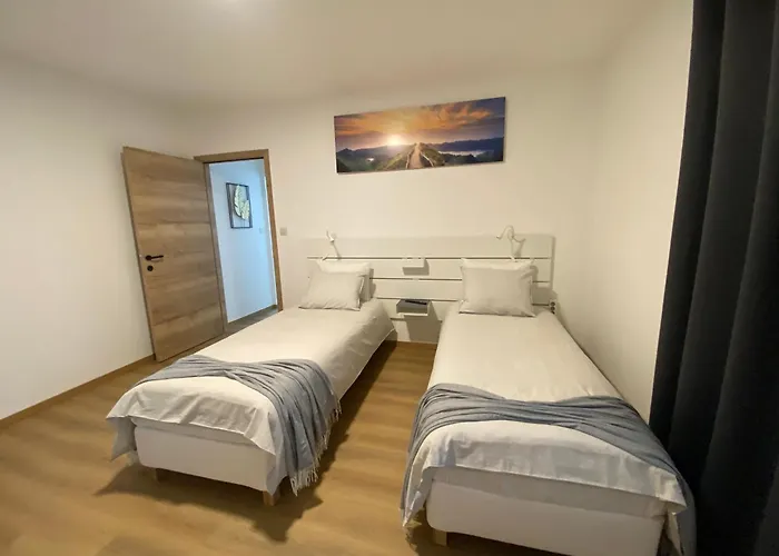 D-012 Bel Et Balcon Climatise Parking Prive Gratuit Sur Demande Charleroi